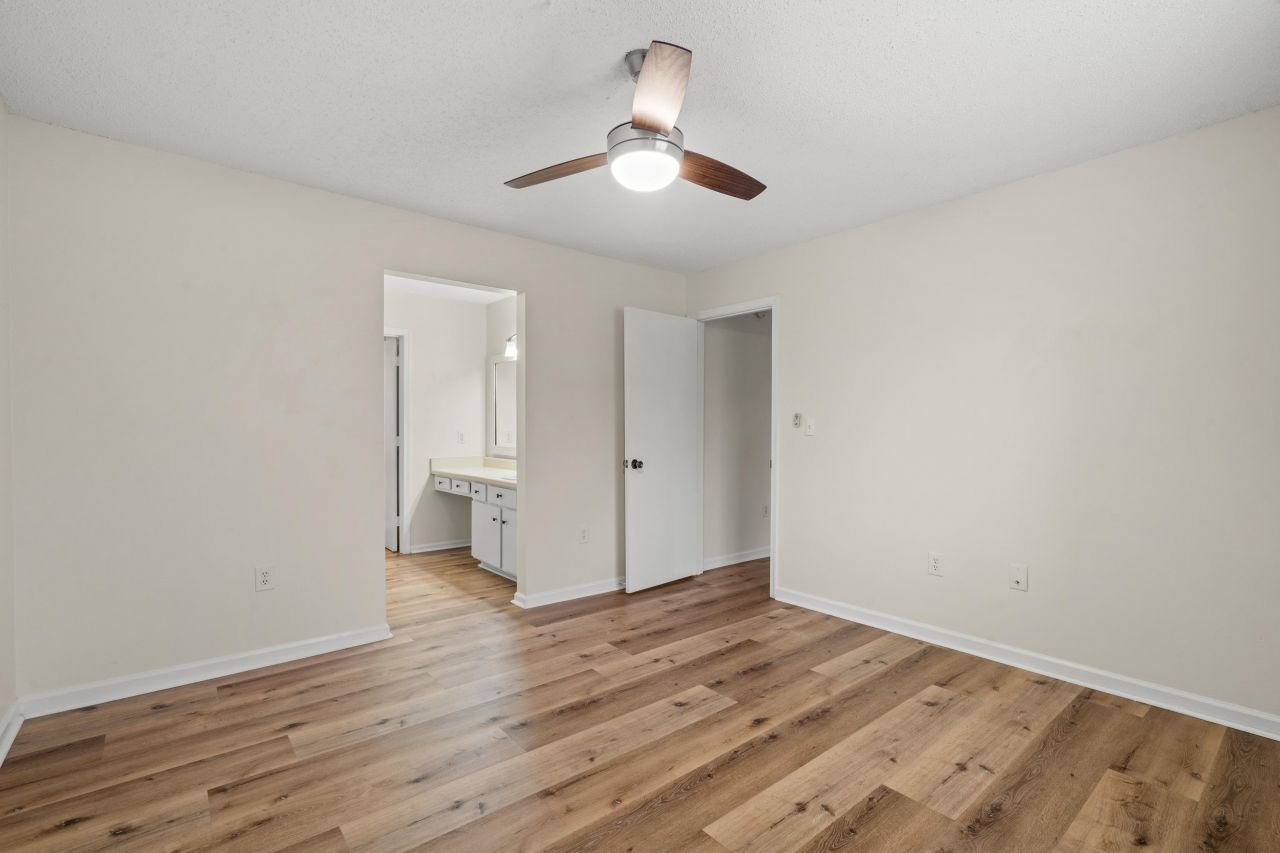 425 Myrtle Greens Dr. Photo 11