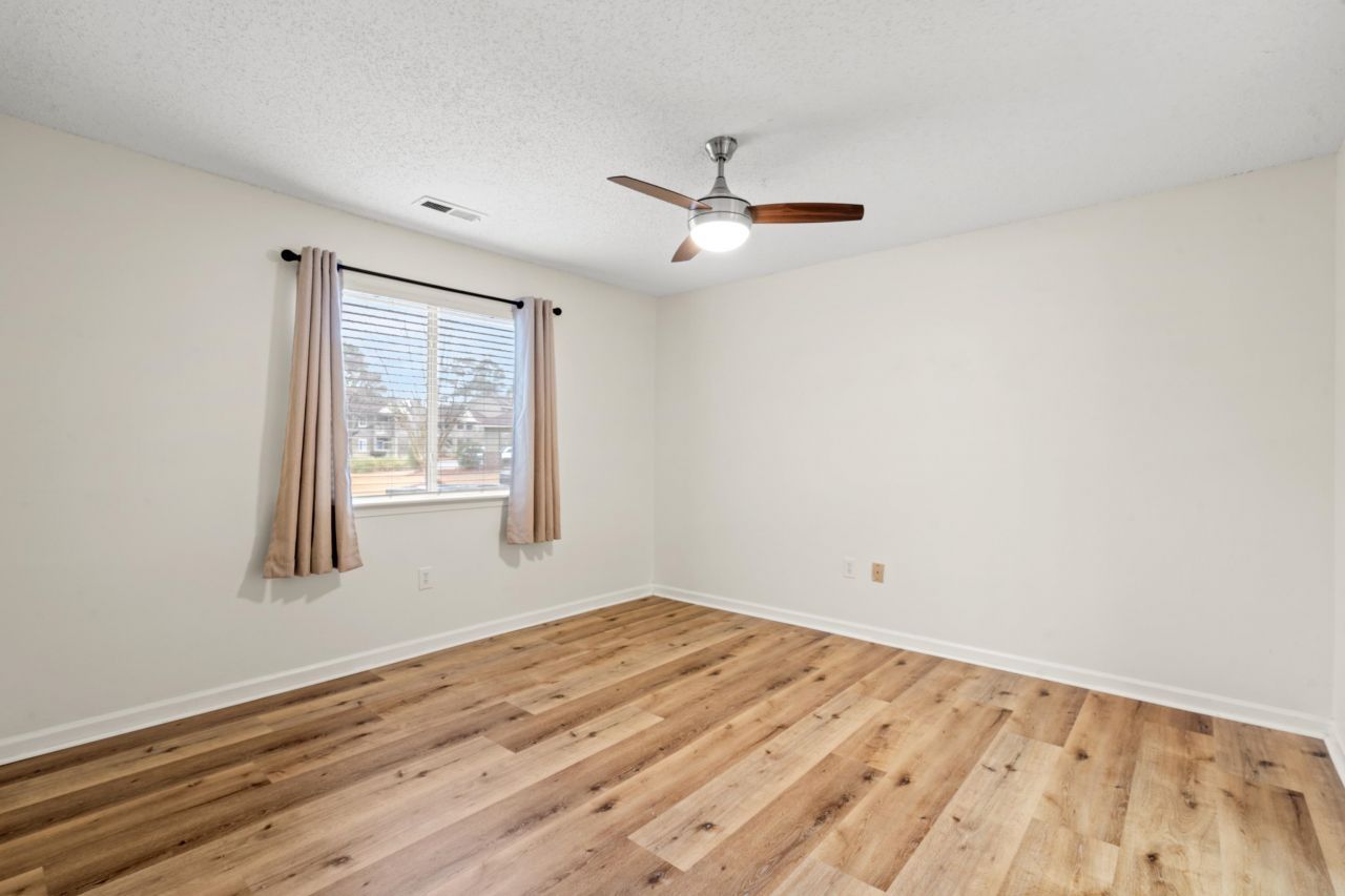 425 Myrtle Greens Dr. Photo 12