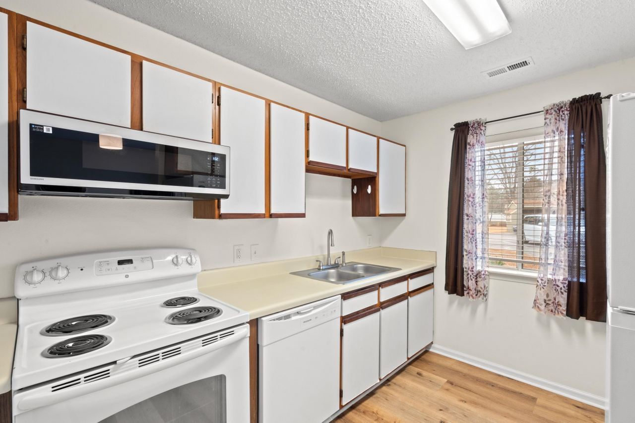 425 Myrtle Greens Dr. Photo 9