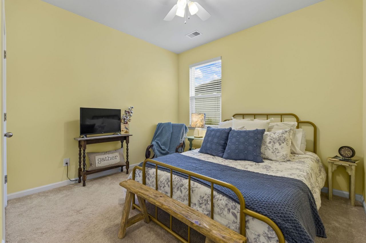 413 Accord St. Photo 7