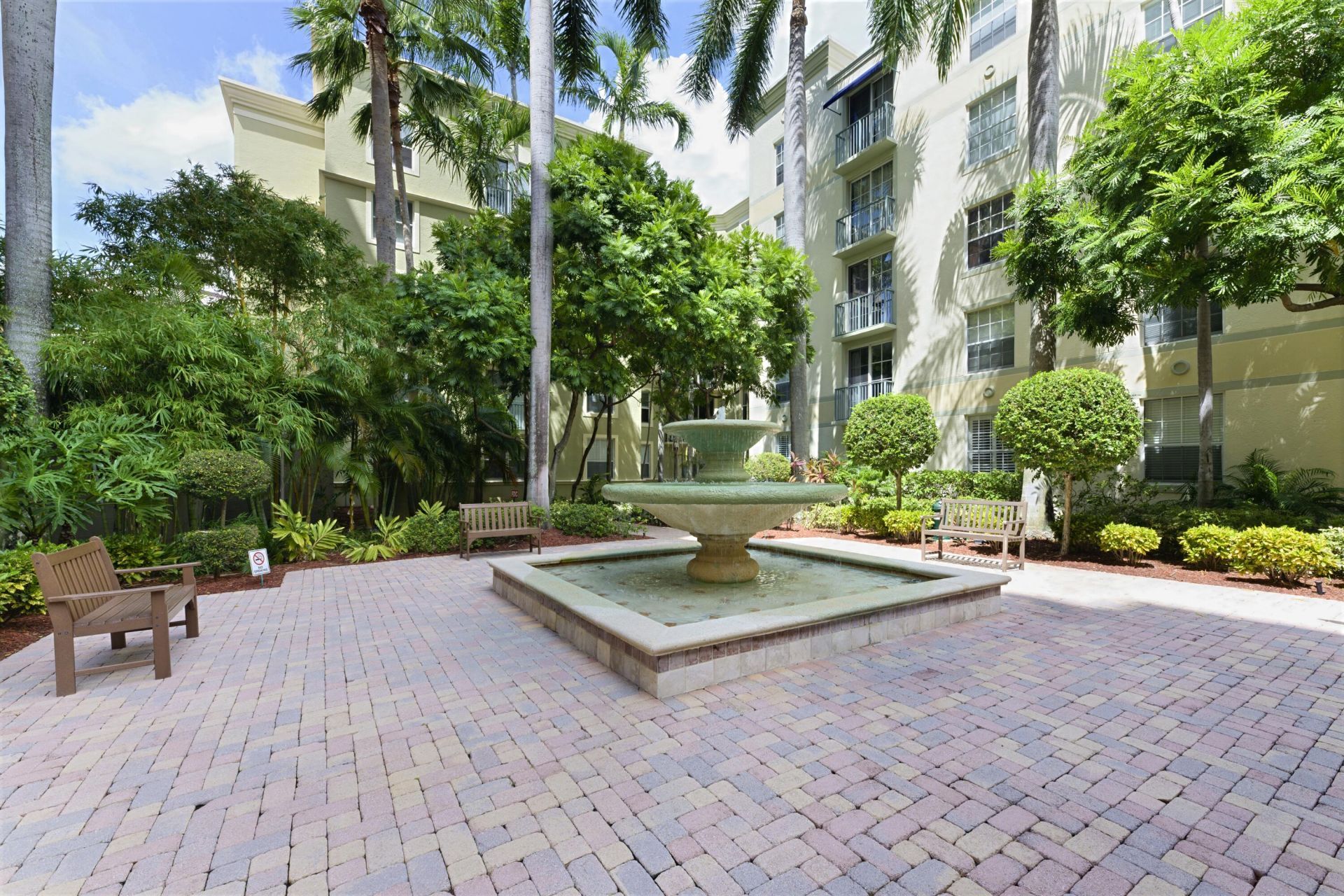 651 Okeechobee Boulevard, Unit 309, West Palm Beach, FL 33401 Photo
