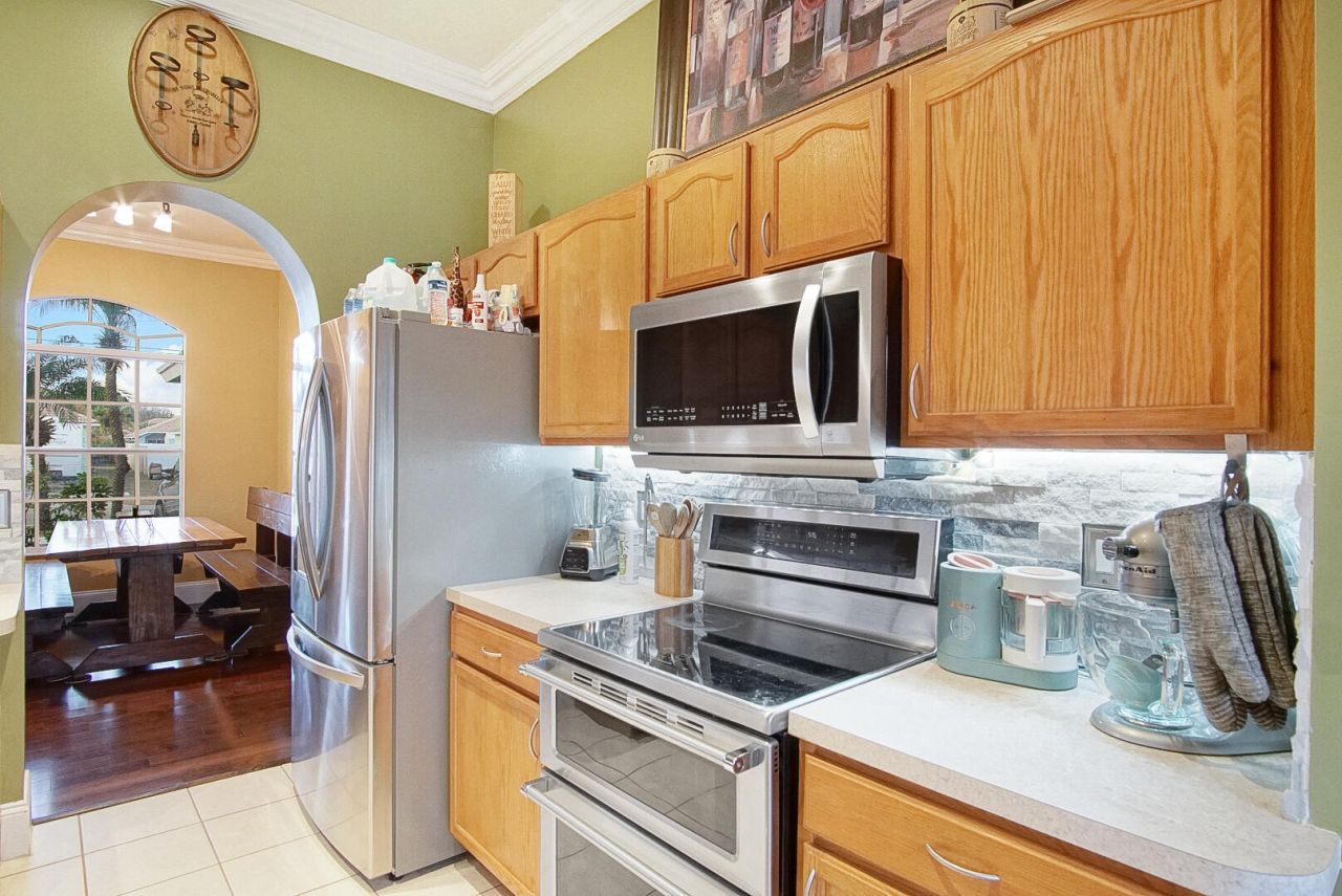 870 SW Paar Drive, Port Saint Lucie, FL 34953 Photo