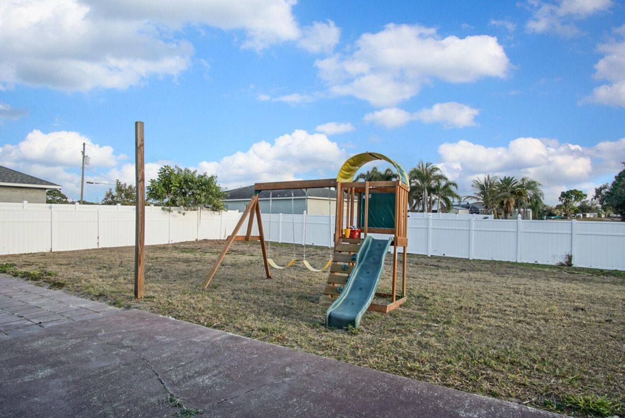 870 SW Paar Drive, Port Saint Lucie, FL 34953 Photo