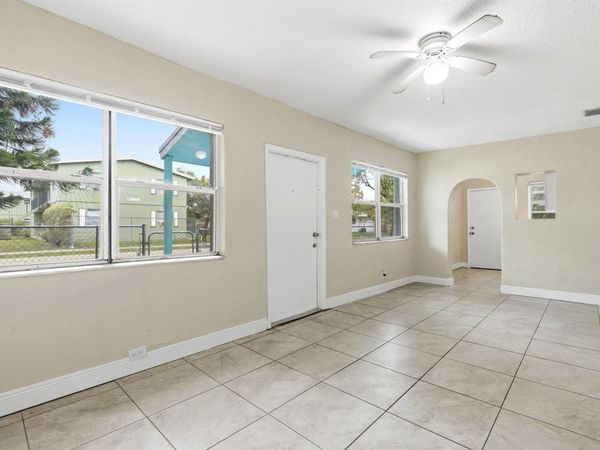 842 NW 25th Avenue, Fort Lauderdale, FL 33311