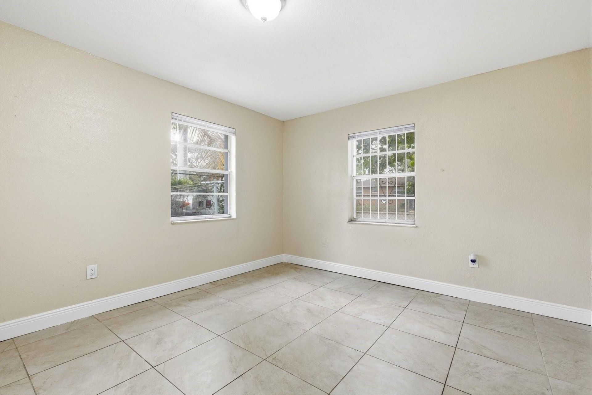 842 NW 25th Avenue, Fort Lauderdale, FL 33311 Photo