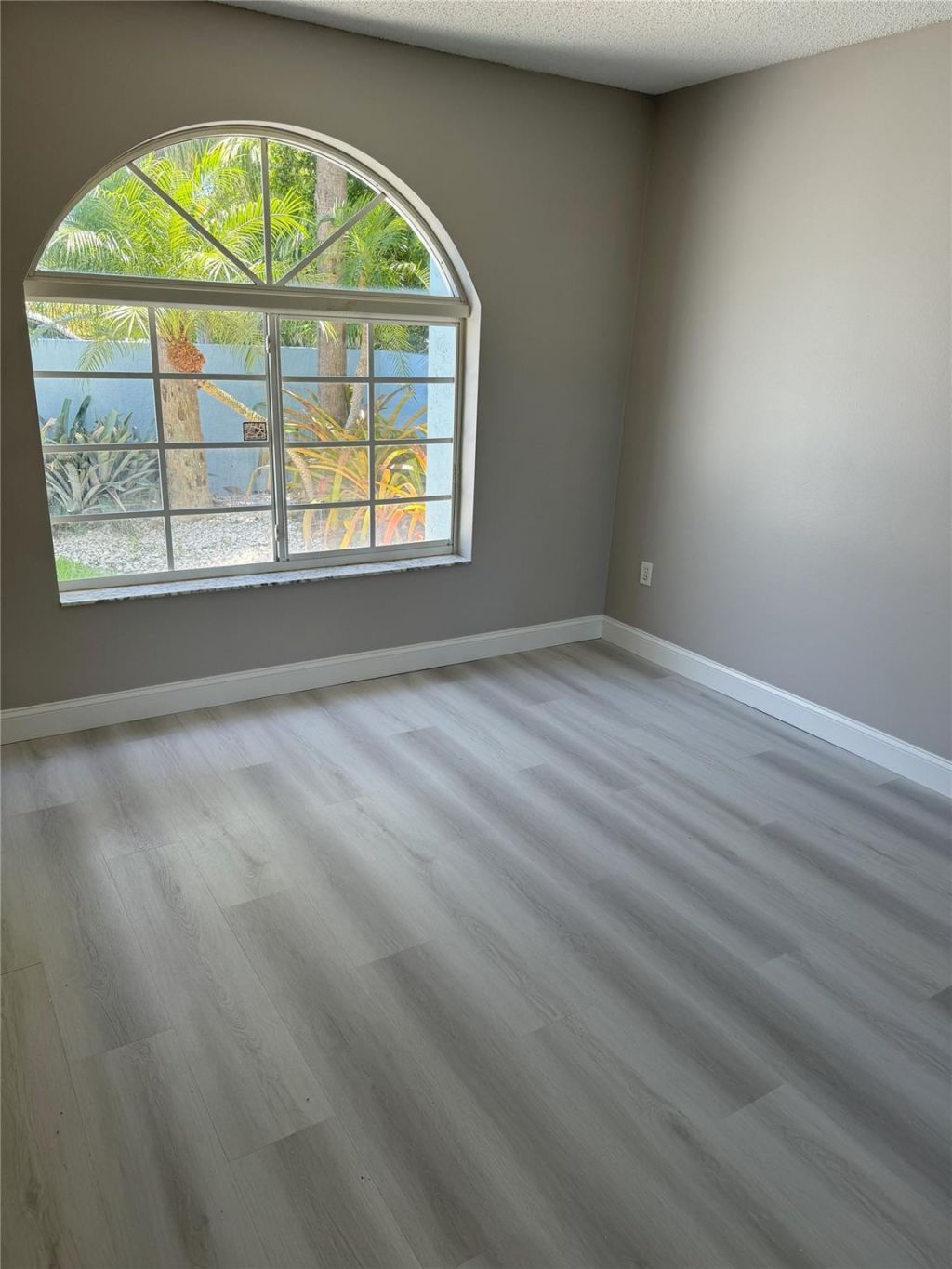 2731 NE 28th Court, Unit 3, Lighthouse Point, FL 33064 Photo