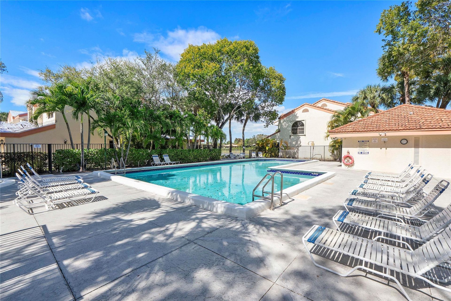 3406 Emerald Oaks Drive, Unit 804, Hollywood, FL 33021 Photo