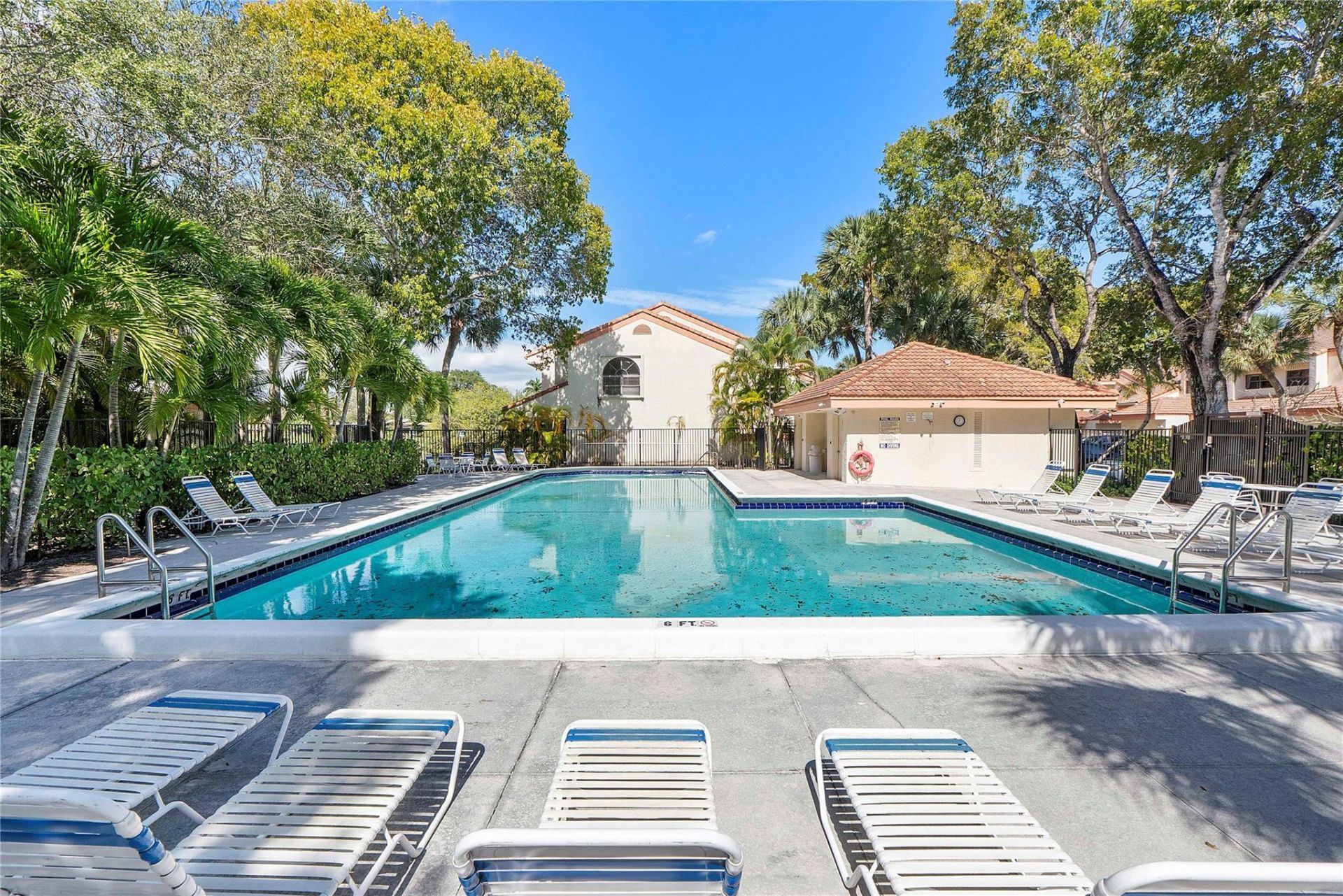 3406 Emerald Oaks Drive, Unit 804, Hollywood, FL 33021 Photo