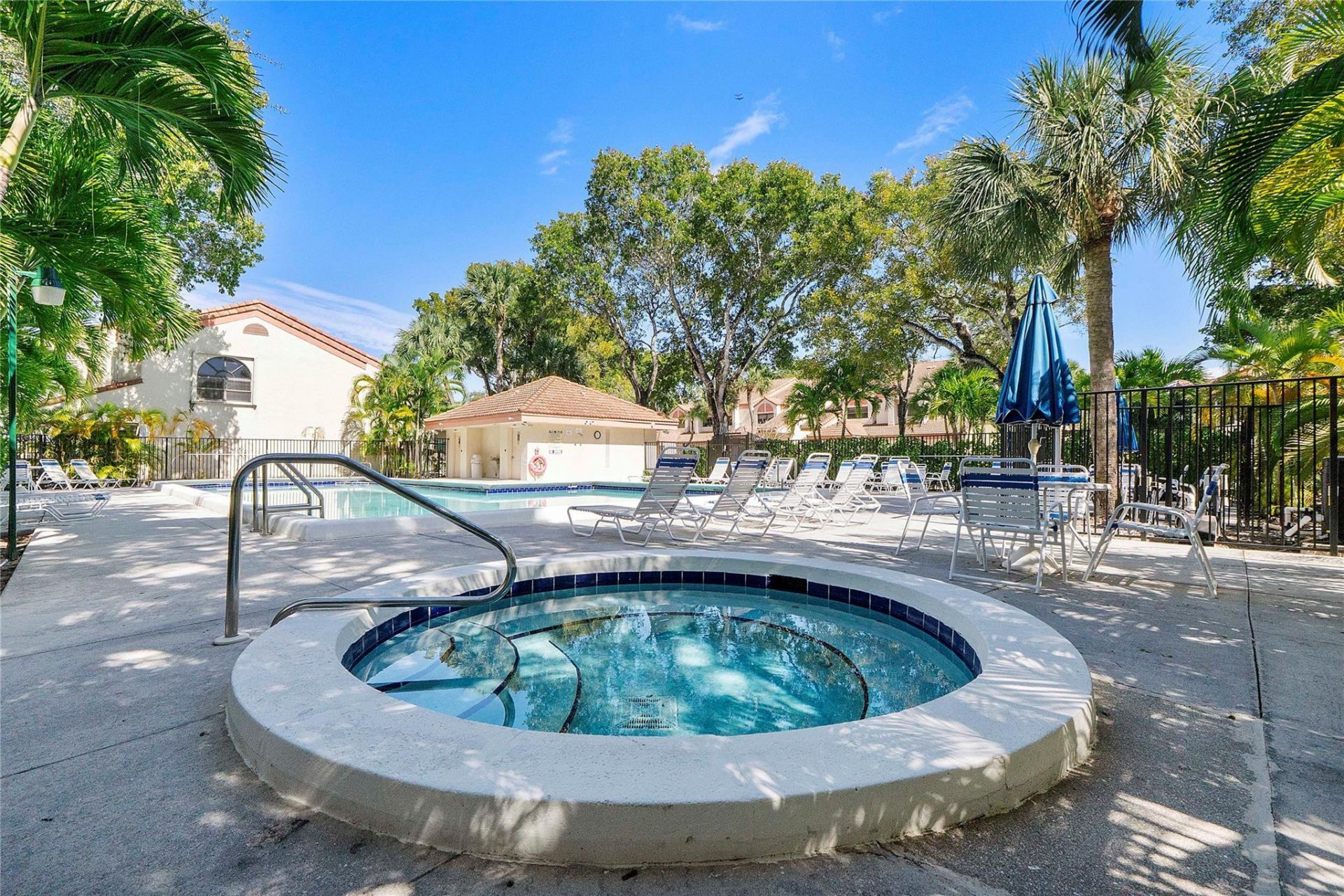 3406 Emerald Oaks Drive, Unit 804, Hollywood, FL 33021 Photo