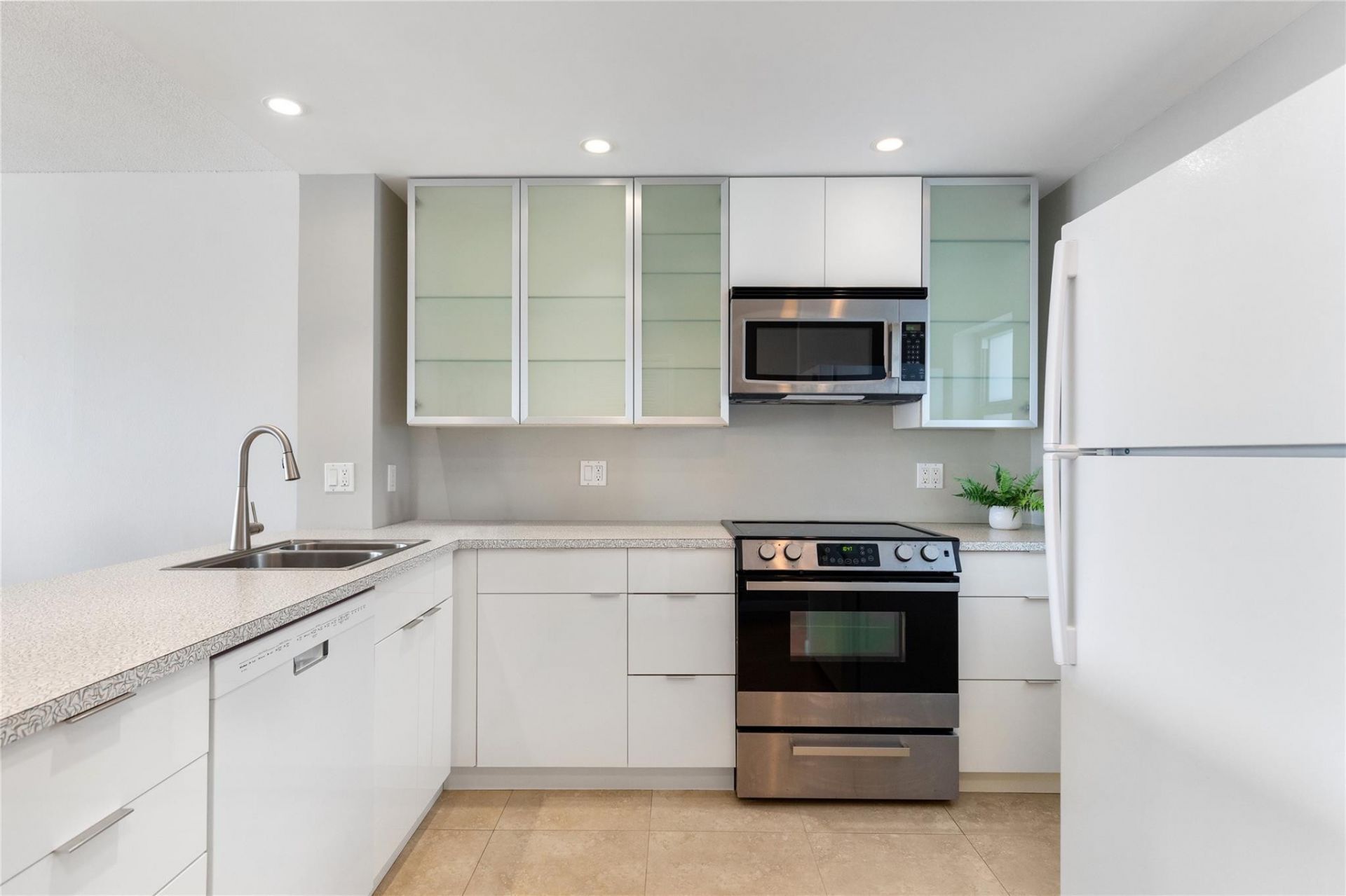 390 N Federal Highway, Unit 301, Deerfield Beach, FL 33441 Photo