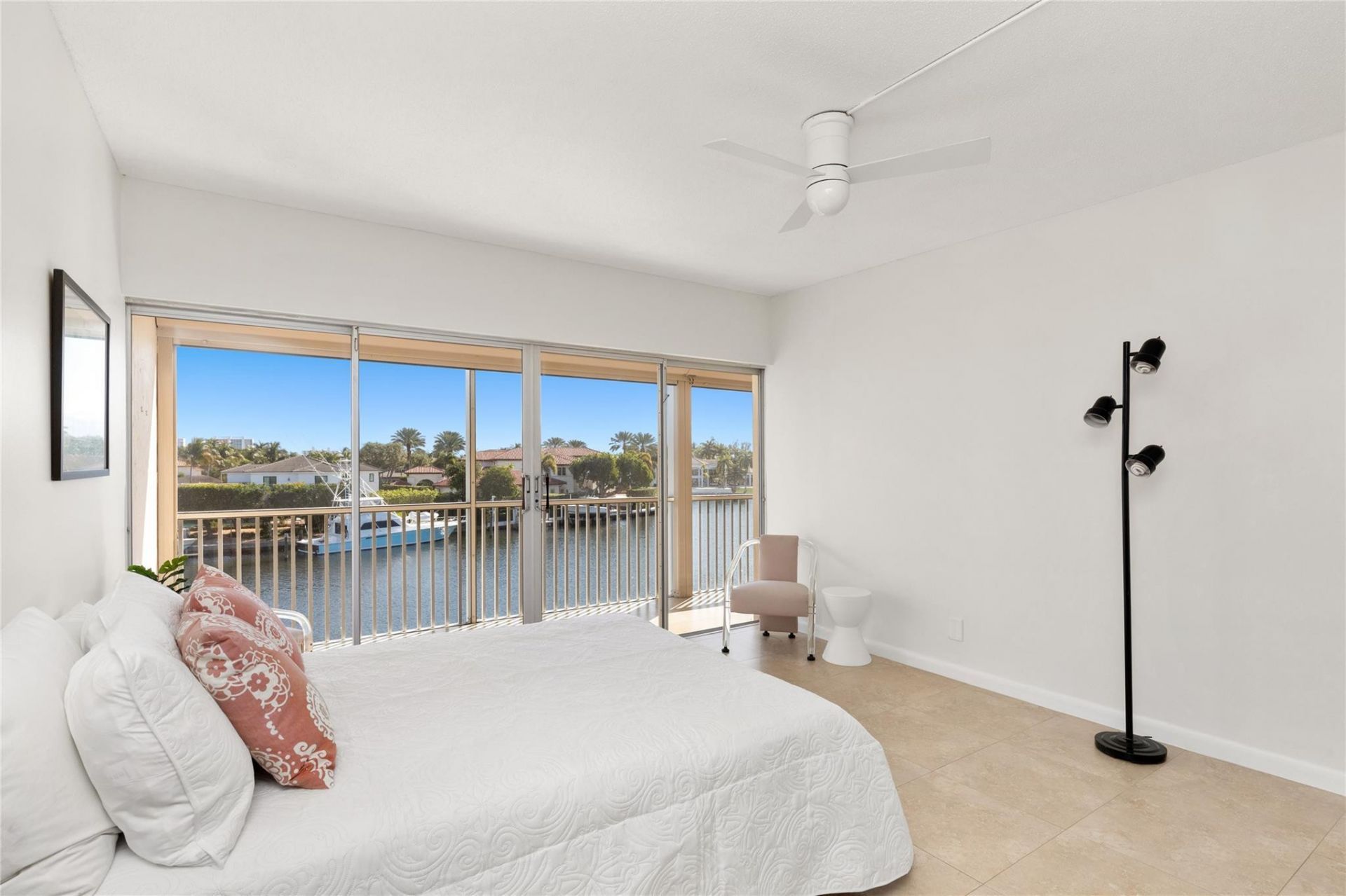 390 N Federal Highway, Unit 301, Deerfield Beach, FL 33441 Photo