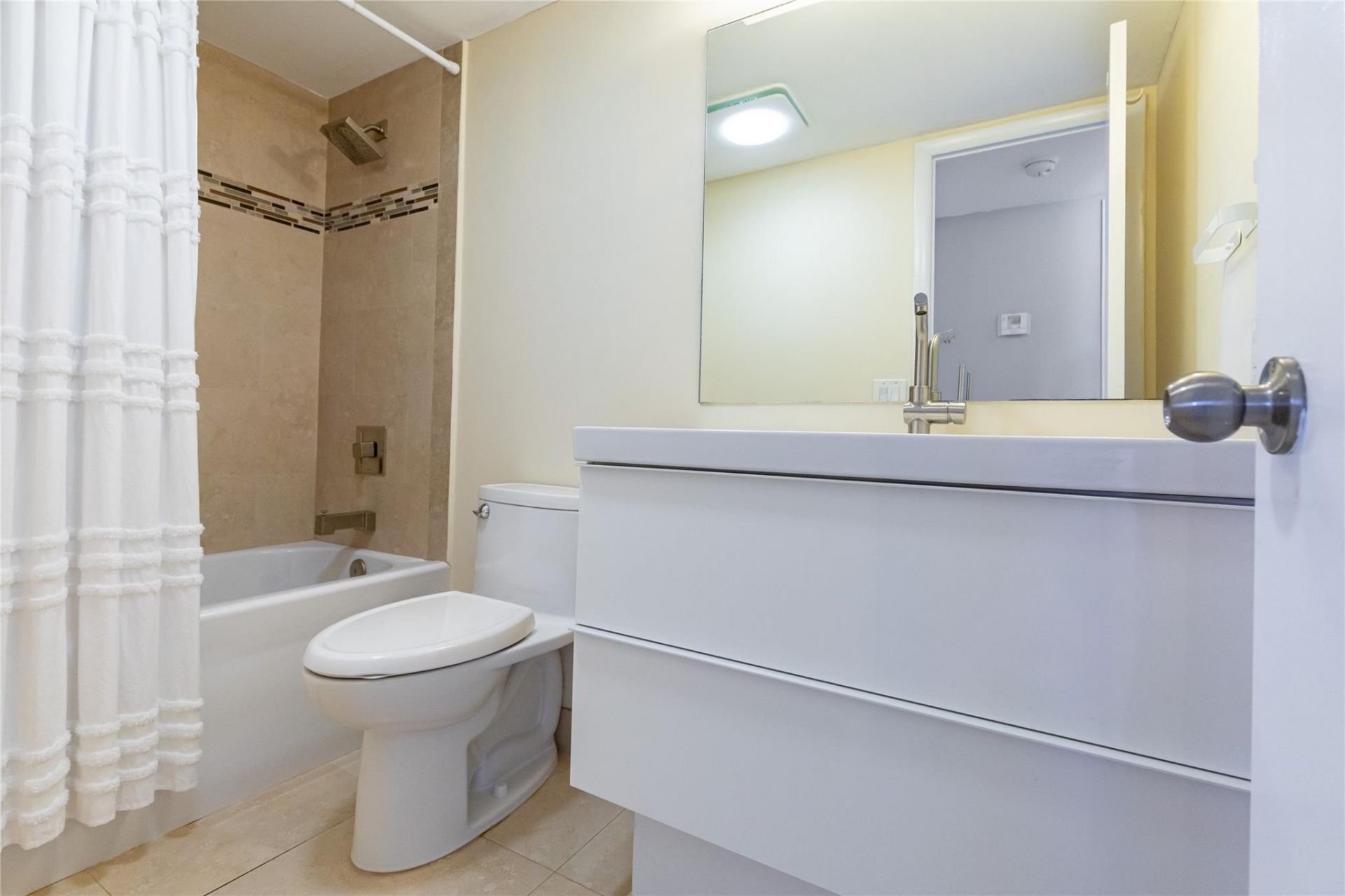 390 N Federal Highway, Unit 301, Deerfield Beach, FL 33441 Photo