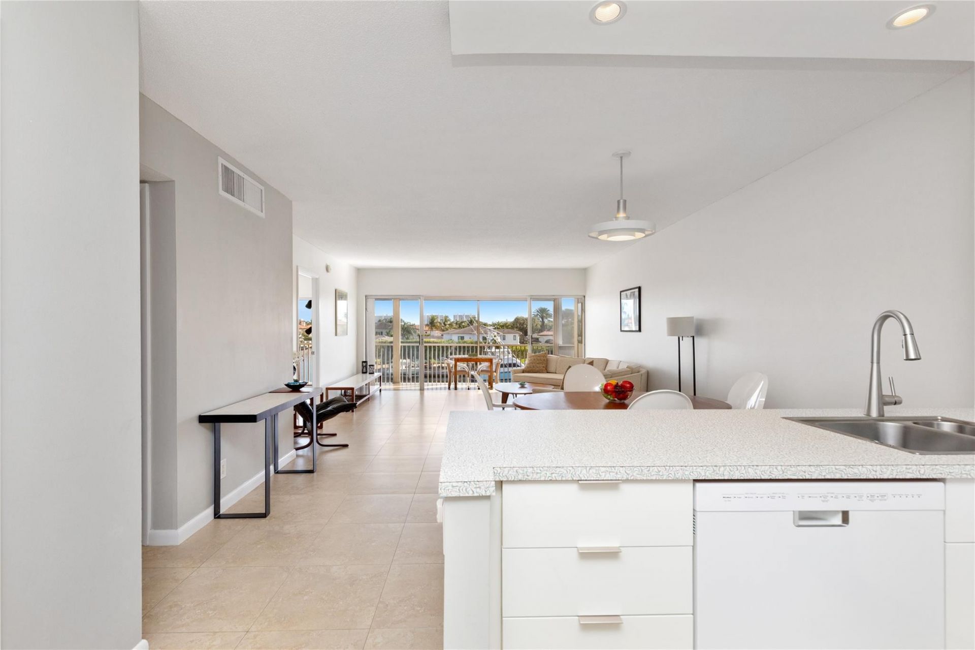 390 N Federal Highway, Unit 301, Deerfield Beach, FL 33441 Photo