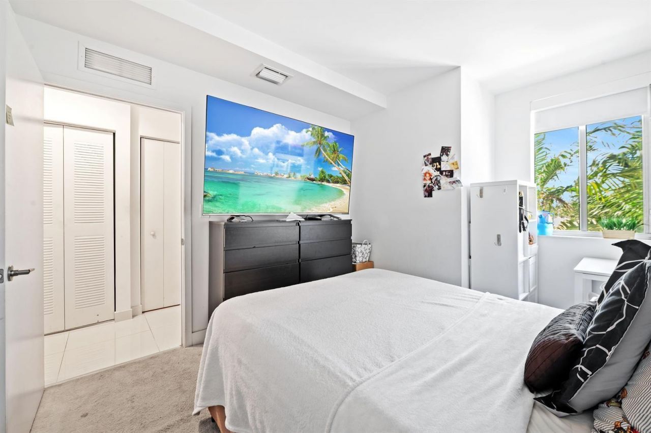 2651 NE 212th Terrace, Unit 201, Aventura, FL 33180 Photo