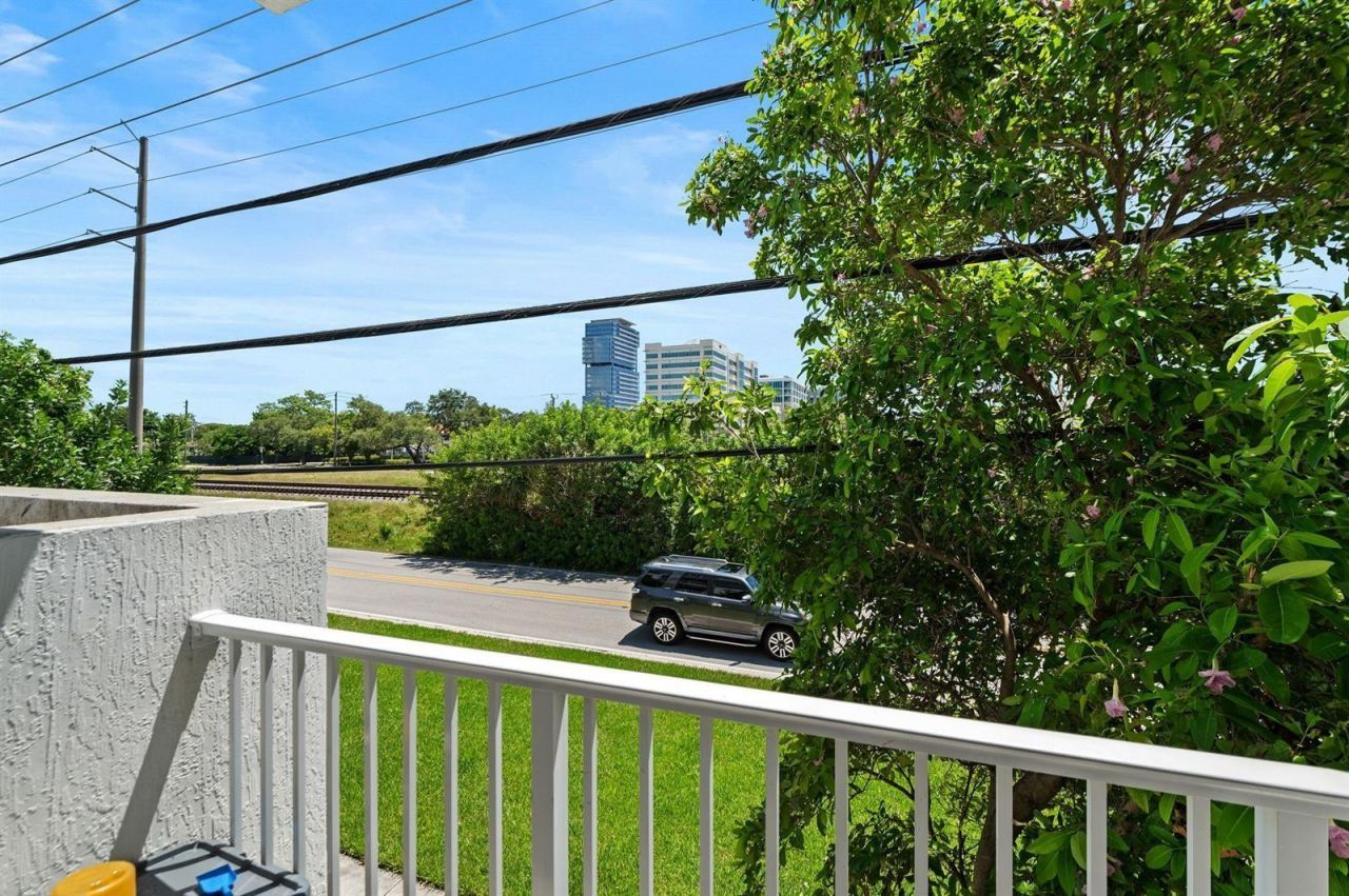 2651 NE 212th Terrace, Unit 201, Aventura, FL 33180 Photo