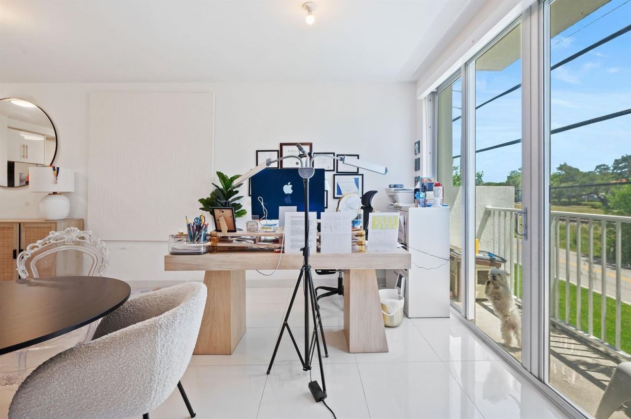 2651 NE 212th Terrace, Unit 201, Aventura, FL 33180 Photo