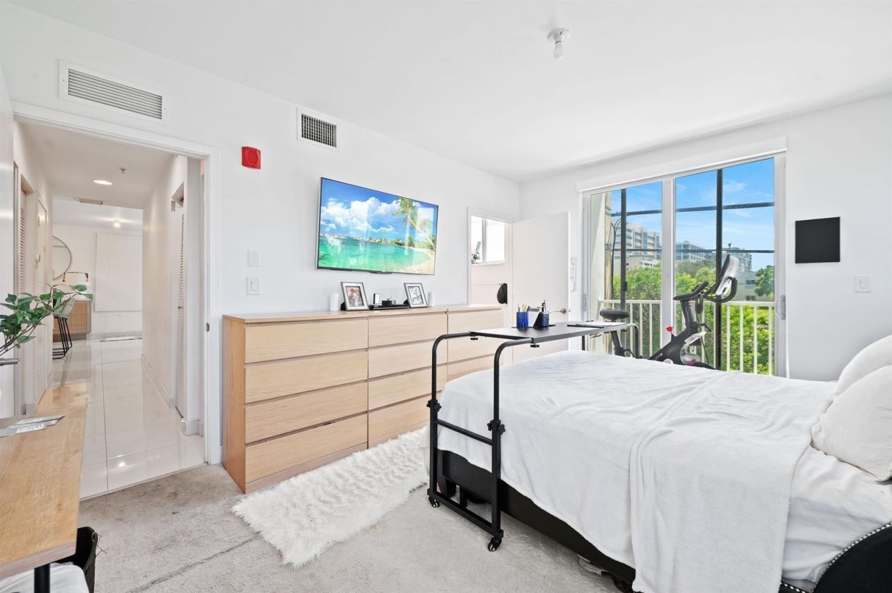 2651 NE 212th Terrace, Unit 201, Aventura, FL 33180 Photo