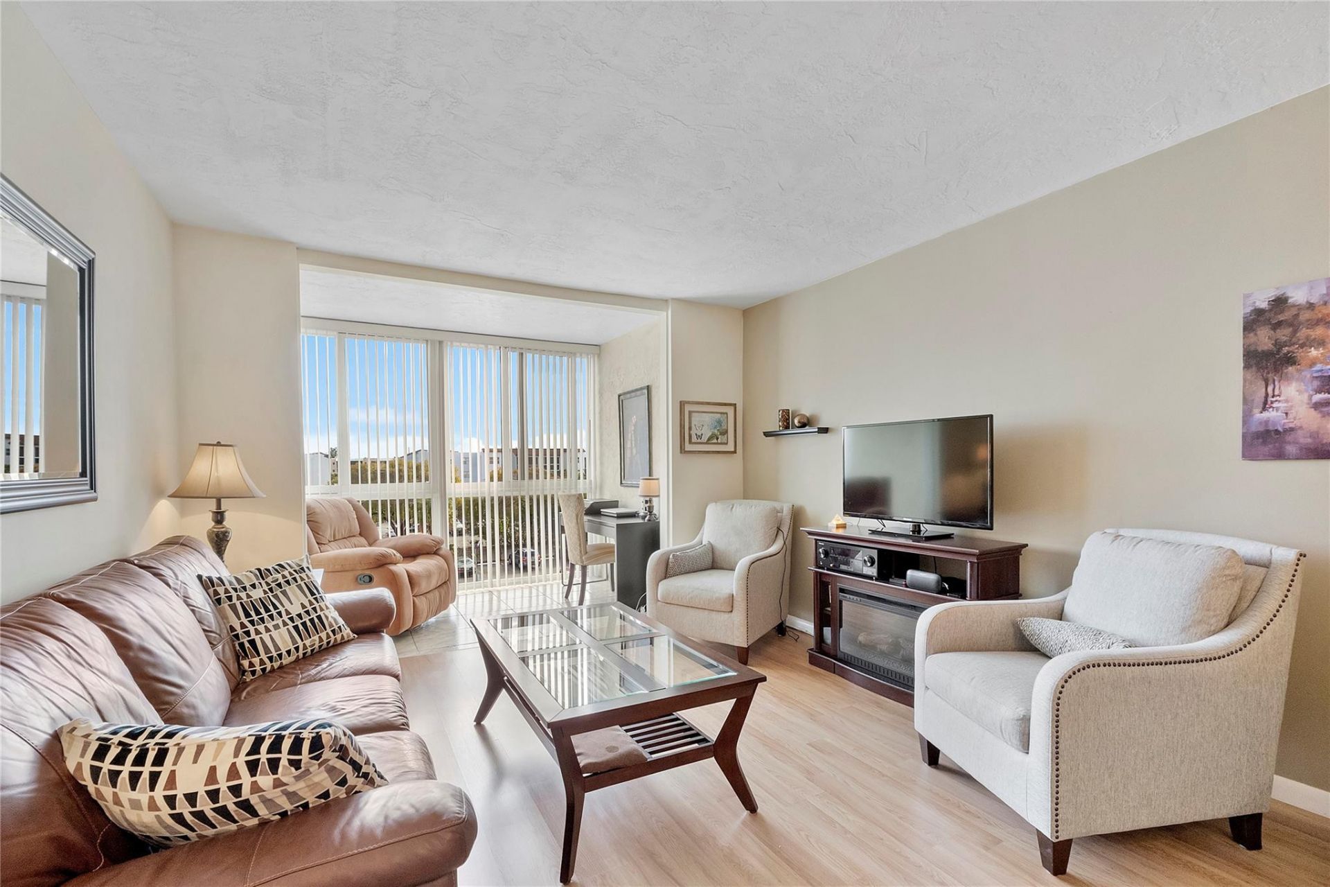 2811 Somerset Drive, Unit 408, Lauderdale Lakes, FL 33311 Photo