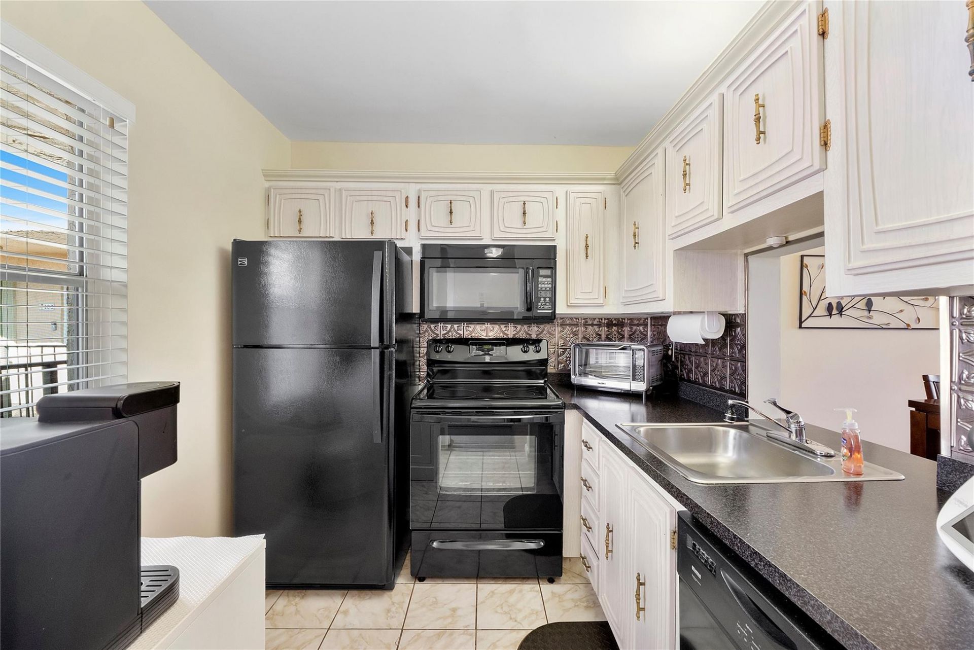 2811 Somerset Drive, Unit 408, Lauderdale Lakes, FL 33311 Photo