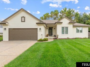 5114 Timberridge Drive, Bellevue, NE 68133