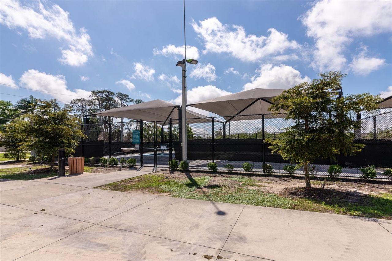 3558 74th Avenue Circle E, Sarasota, FL 34243 Photo