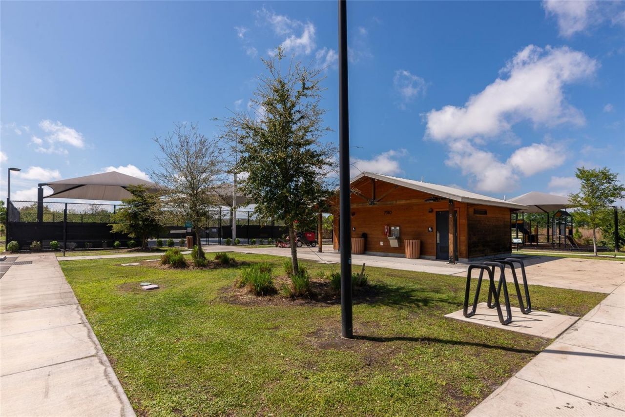 3558 74th Avenue Circle E, Sarasota, FL 34243 Photo