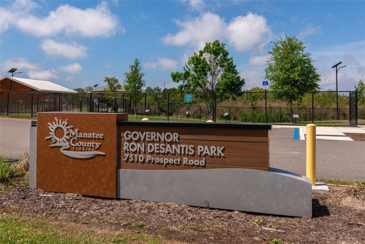 3558 74th Avenue Circle E, Sarasota, FL 34243 Photo