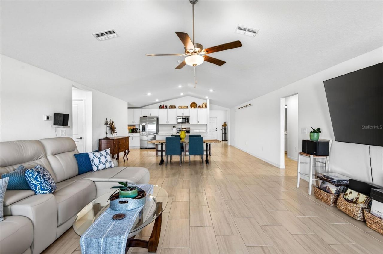 15217 Zircon Red Drive, Wimauma, FL 33598 Photo