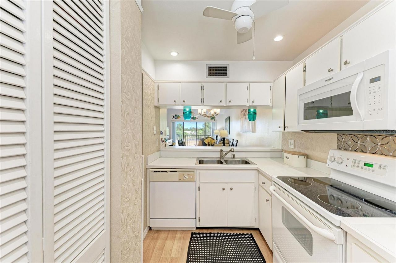 408 Cerromar Circle, Unit 335, Venice, FL 34293 Photo