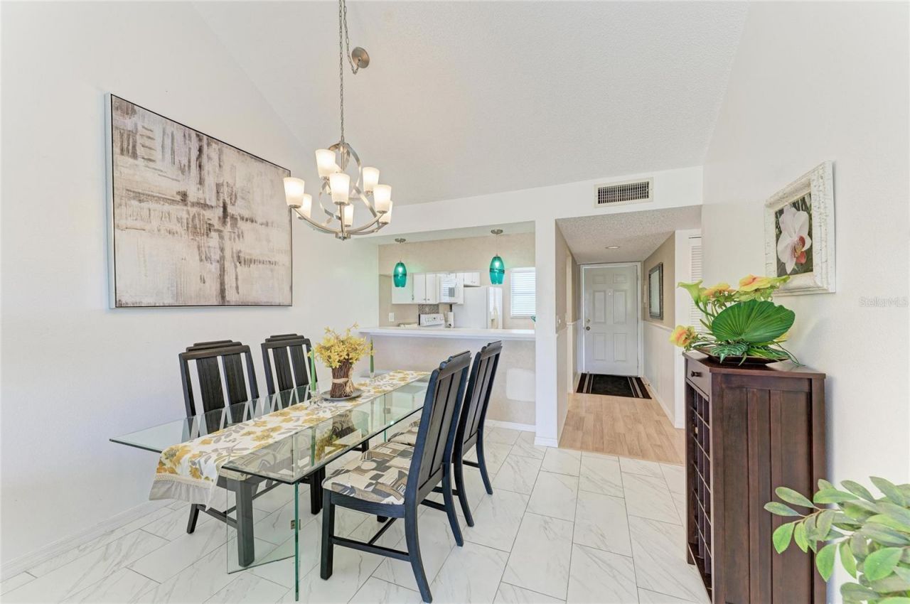 408 Cerromar Circle, Unit 335, Venice, FL 34293 Photo