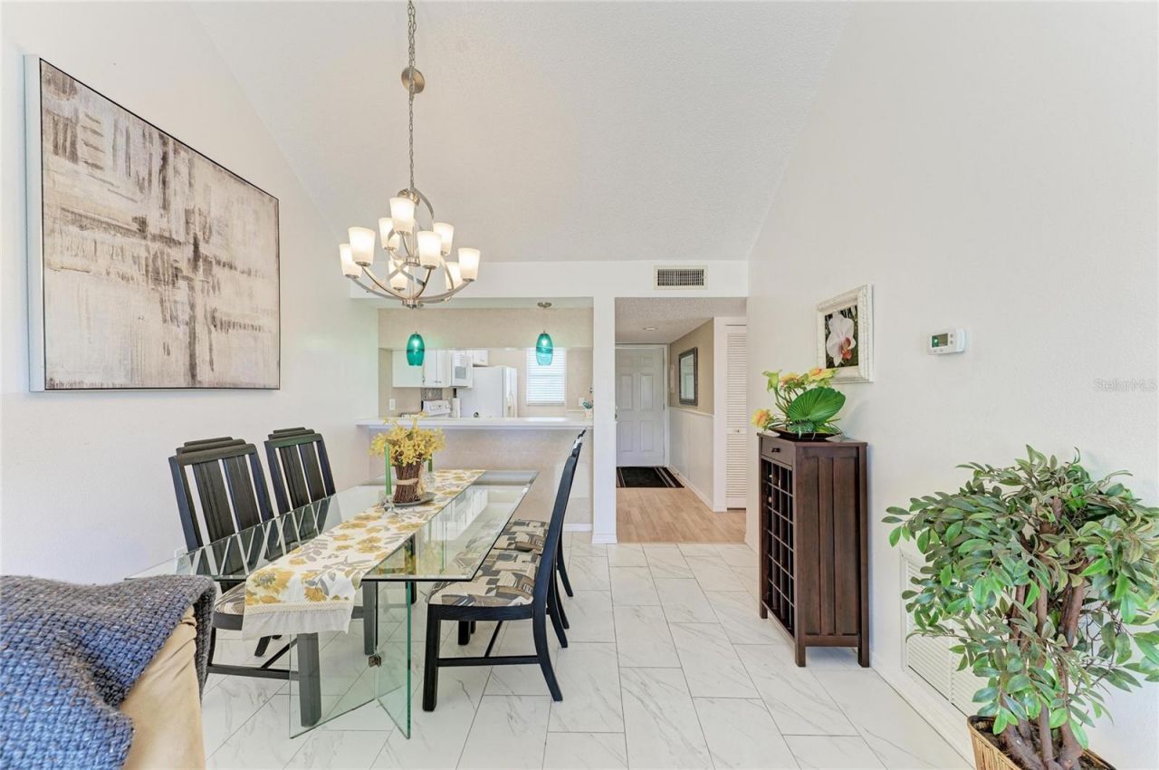 408 Cerromar Circle, Unit 335, Venice, FL 34293 Photo