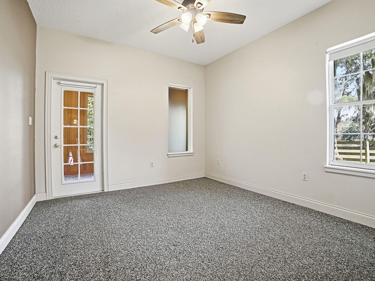 592 Crescent Street, Umatilla, FL 32784 Photo