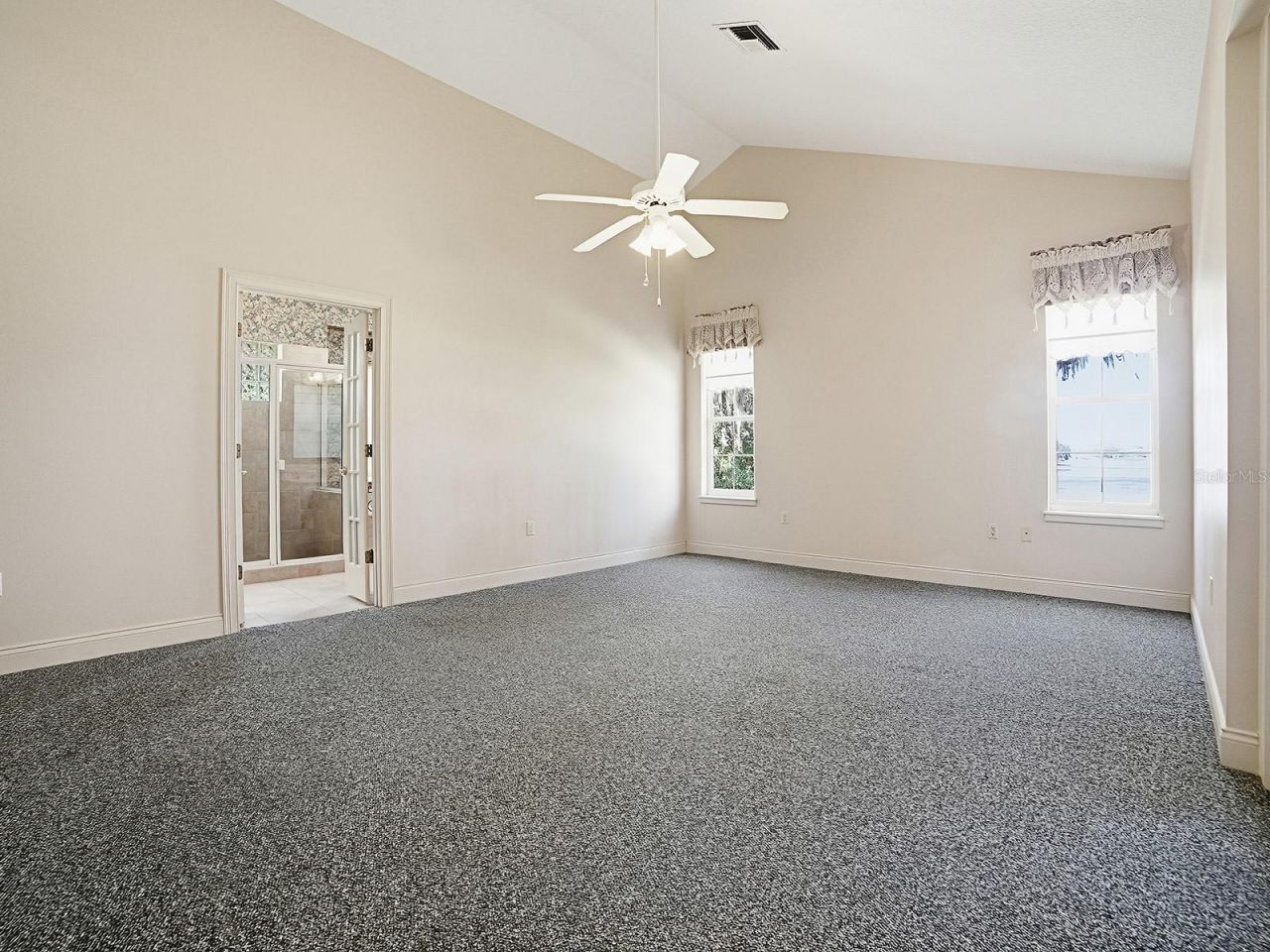 592 Crescent Street, Umatilla, FL 32784 Photo