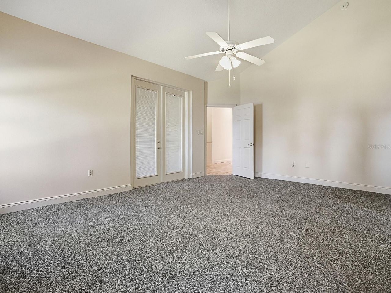 592 Crescent Street, Umatilla, FL 32784 Photo