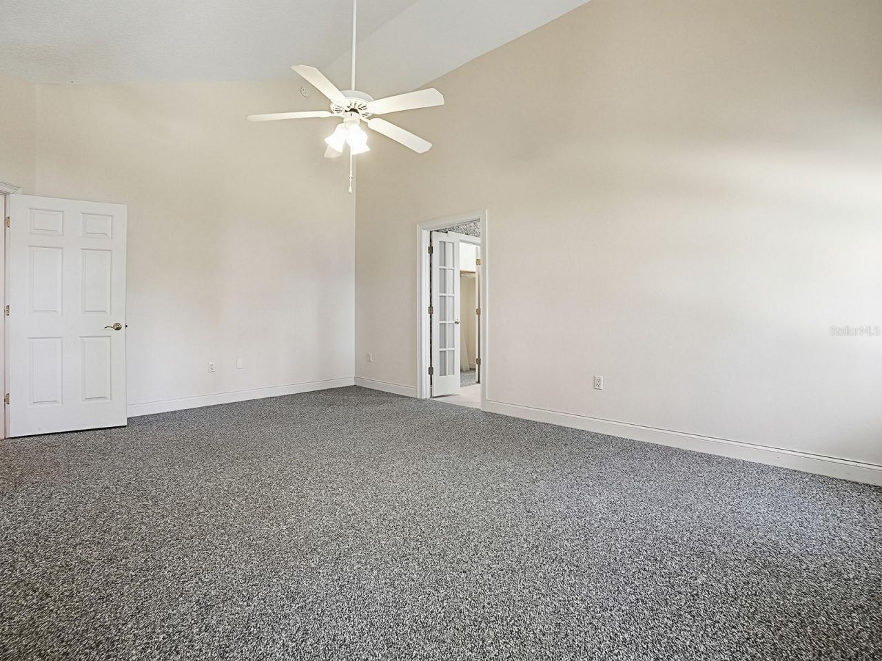 592 Crescent Street, Umatilla, FL 32784 Photo