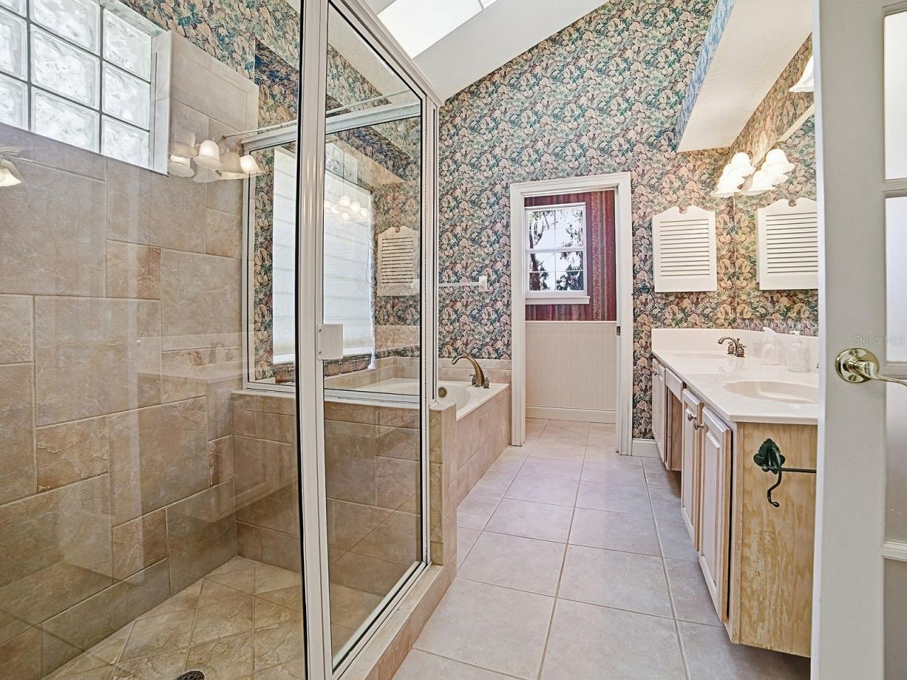 592 Crescent Street, Umatilla, FL 32784 Photo