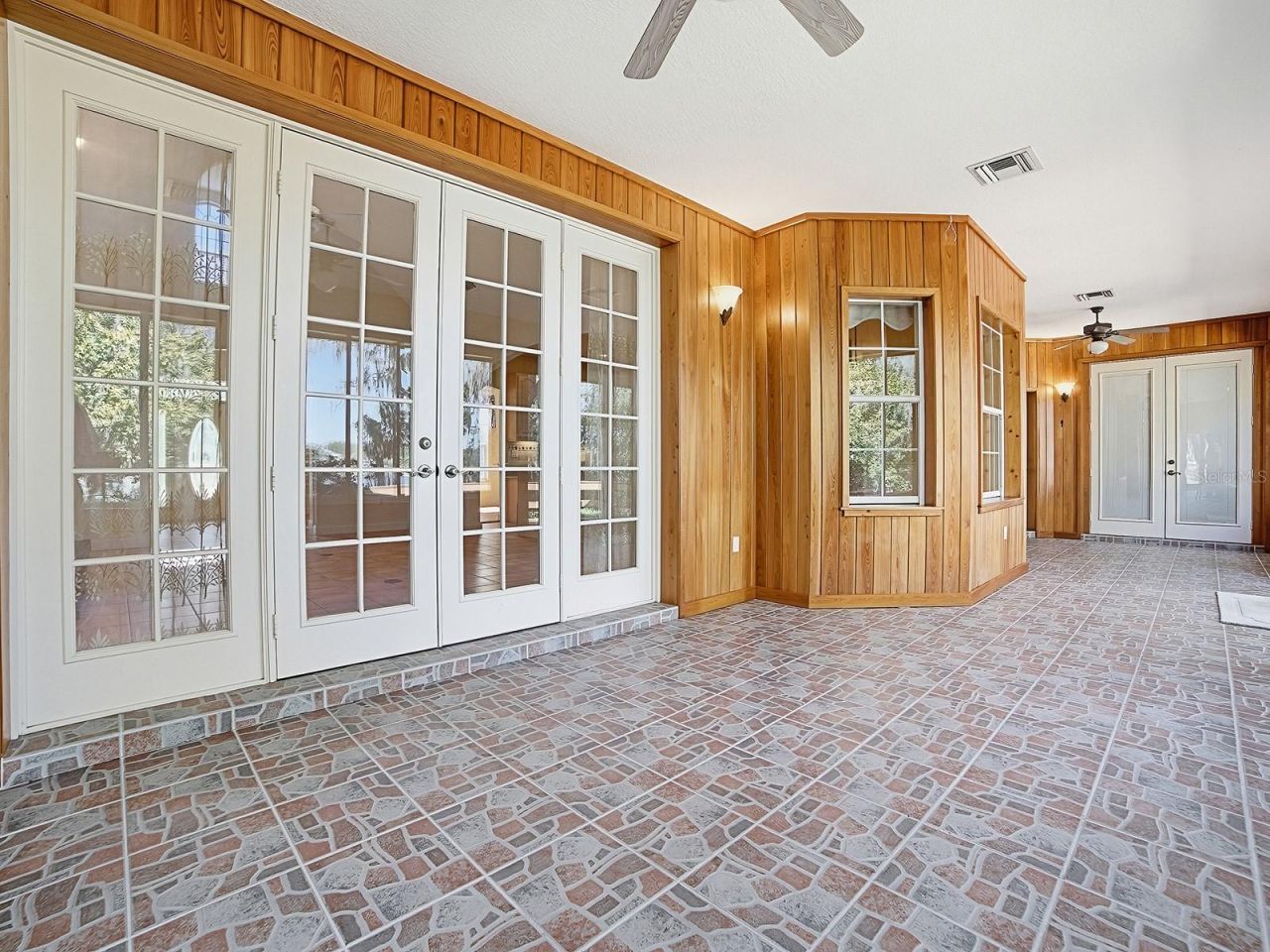 592 Crescent Street, Umatilla, FL 32784 Photo