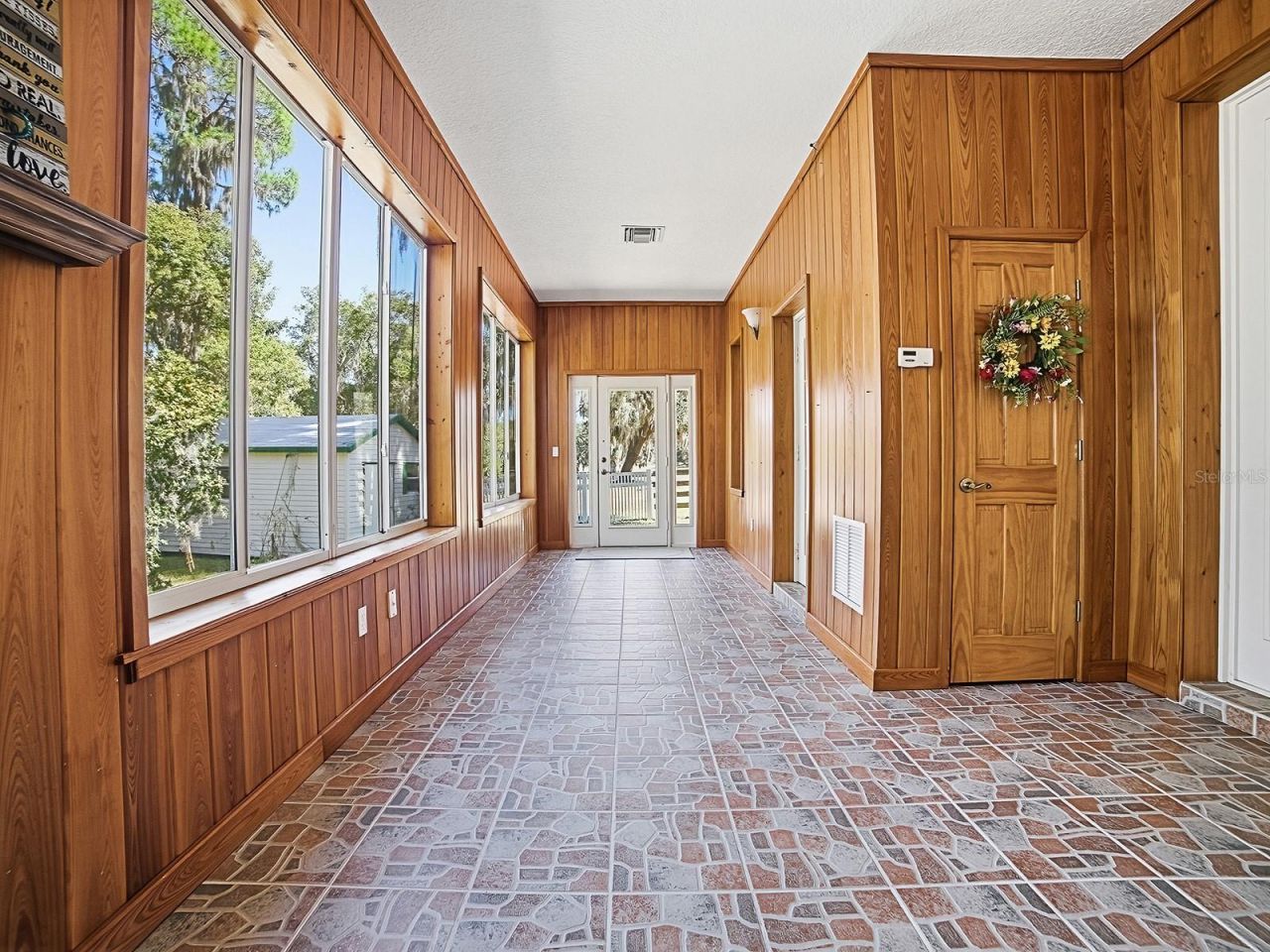 592 Crescent Street, Umatilla, FL 32784 Photo