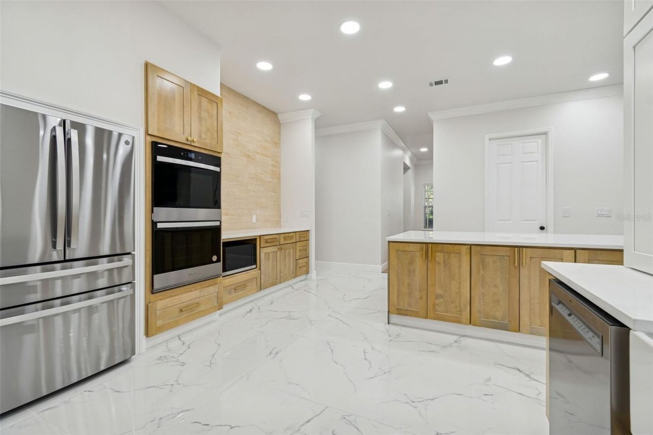 18909 Apian Way, Lutz, FL 33558 Photo