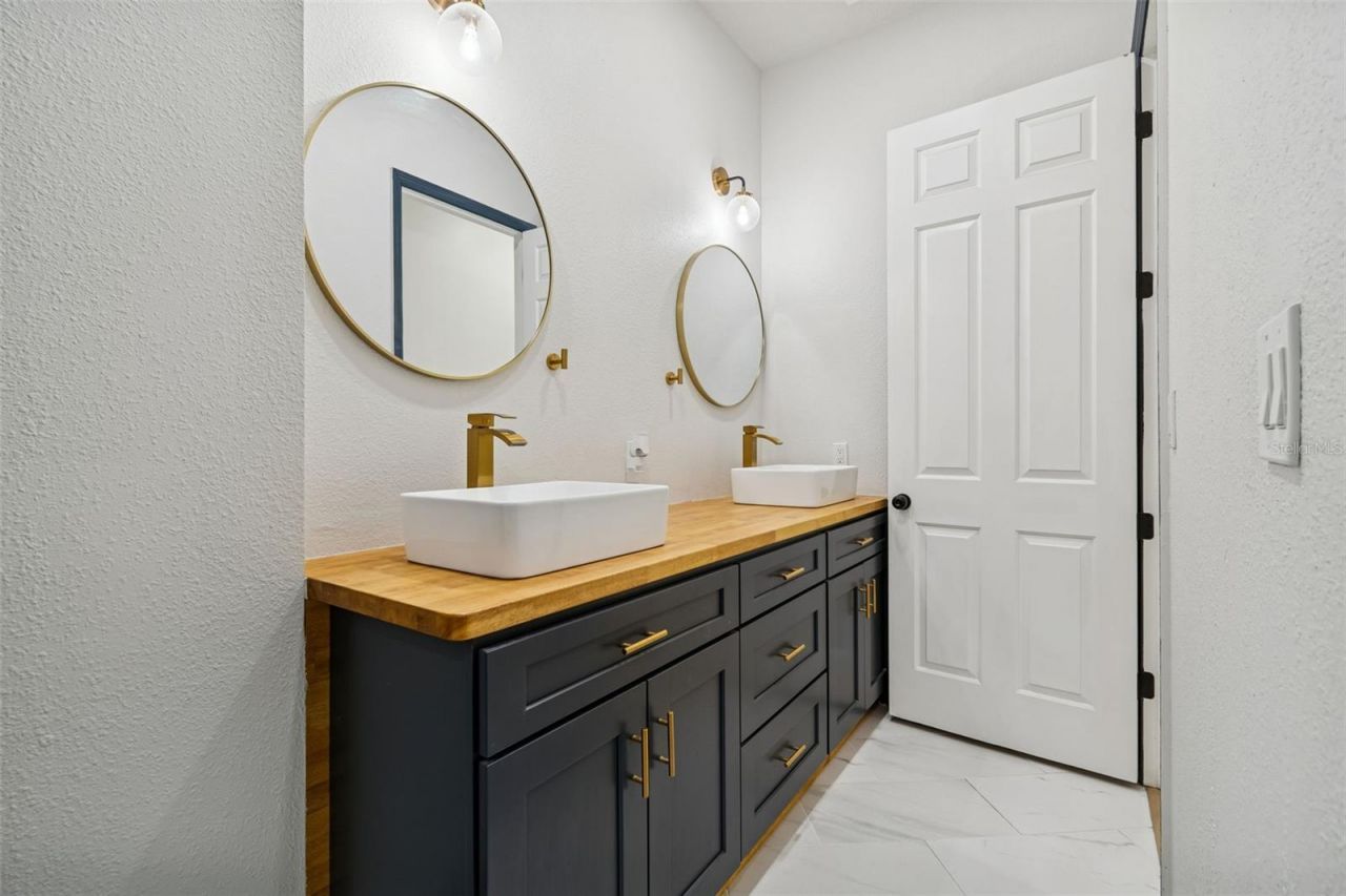 18909 Apian Way, Lutz, FL 33558 Photo