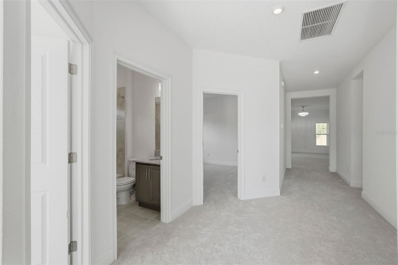 3033 54th Avenue N, Saint Petersburg, FL 33714 Photo