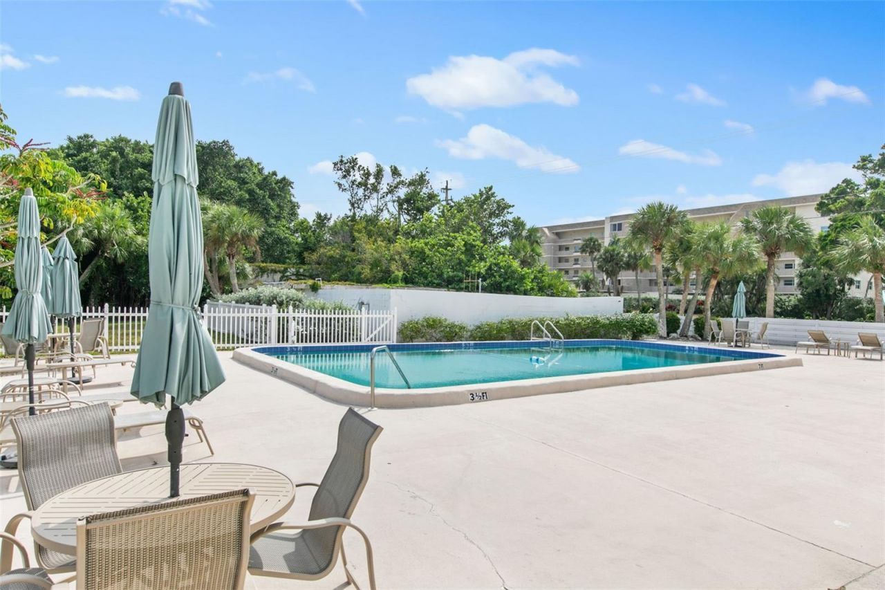 531 Sutton Place, Longboat Key, FL 34228 Photo