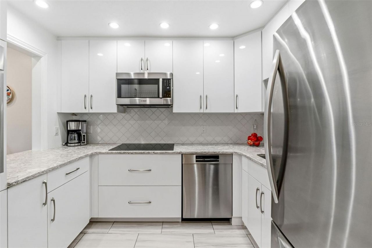 531 Sutton Place, Longboat Key, FL 34228 Photo