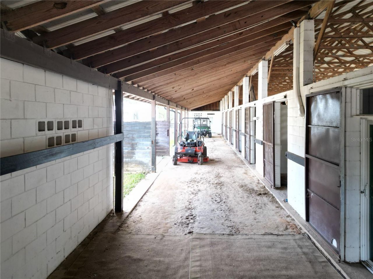 21051 SE 42nd Street, Morriston, FL 32668 Photo