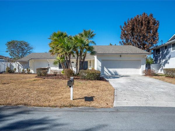 627 PALMORE COURT, LAKELAND, FL 33813