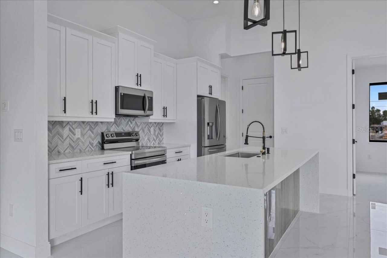 1310 NE 7th Place, Cape Coral, FL 33909 Photo