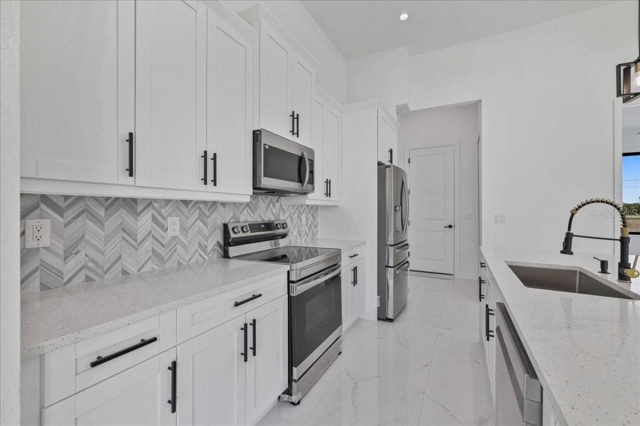 1310 NE 7th Place, Cape Coral, FL 33909 Photo