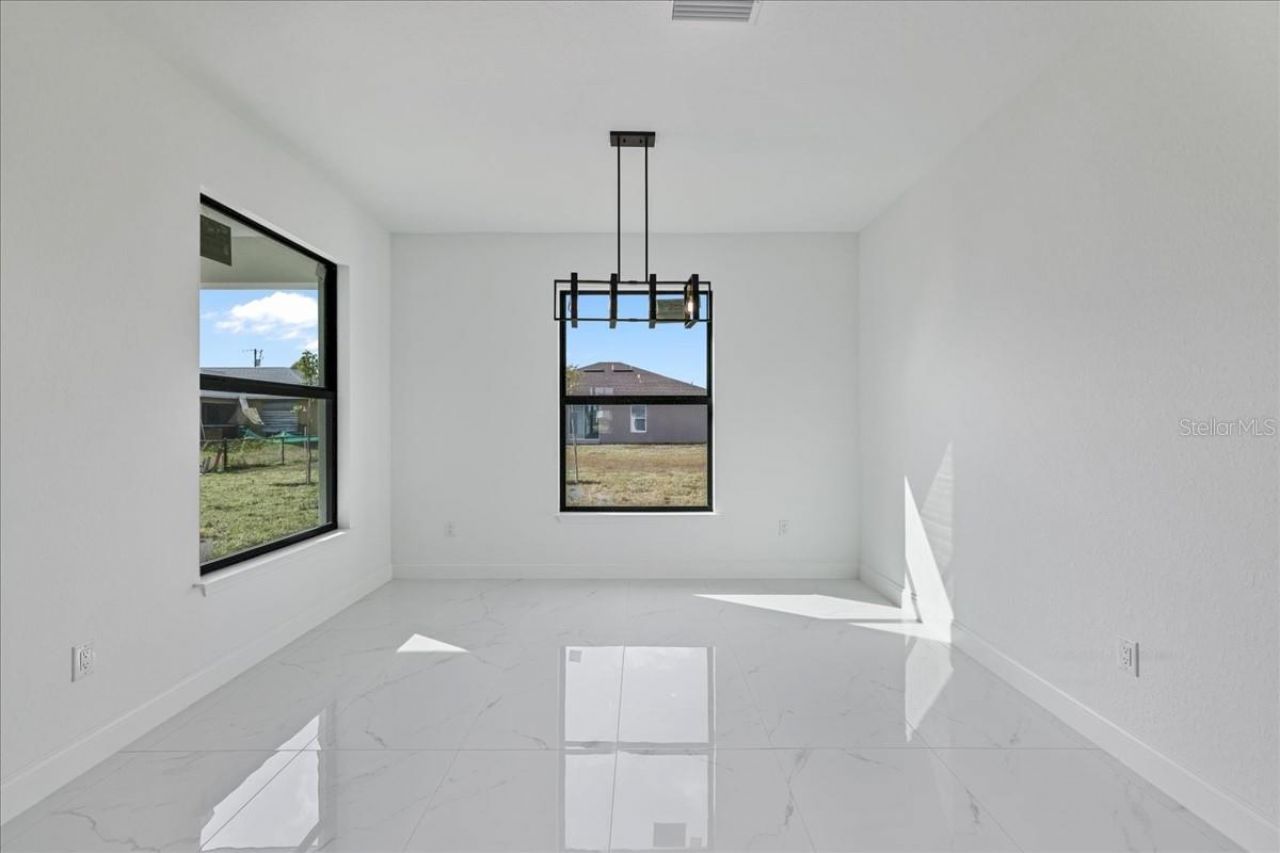 1310 NE 7th Place, Cape Coral, FL 33909 Photo