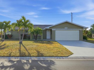 33 ANNAPOLIS LANE, ROTONDA WEST, FL 33947