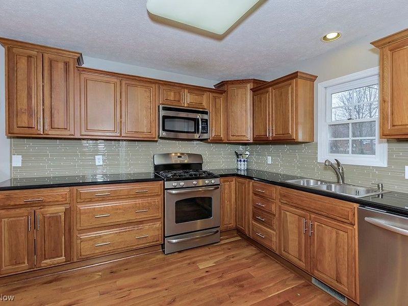 318 Hillside Lane, Chagrin Falls, OH 44022 Photo 11